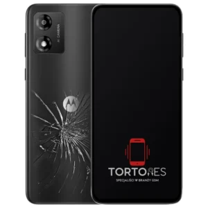 Motorola Moto E13 z ilustracją pękniętej tylnej klapki - wymiana zbitej klapki