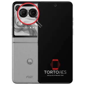 Motorola Razr 50 z lupą na tylnych aparatach - wymiana tylnej kamery