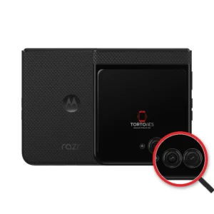 Motorola Razr 60 z lupą na tylnych aparatach - wymiana tylnej kamery