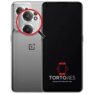 OnePlus Nord CE 2 5G z lupą na tylnych aparatach - wymiana tylnej kamery