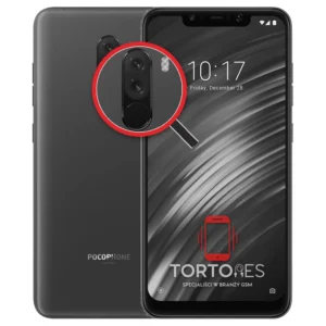 POCO POCOPHONE F1 z lupą na tylnych aparatach - wymiana tylnej kamery