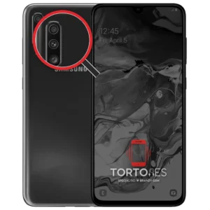 Samsung Galaxy A70 z lupą na tylnych aparatach - wymiana tylnej kamery