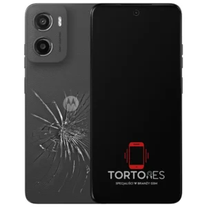 Motorola Moto E15 z ilustracją pękniętej tylnej klapki - wymiana zbitej klapki