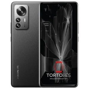 Xiaomi 12 Pro z ilustracją pękniętego wyświetlacza - wymiana zbitego wyświetlacza